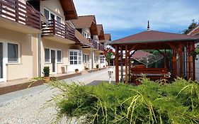 Petrovics Apartmanhaz 1